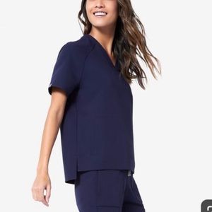 Figs scrub top